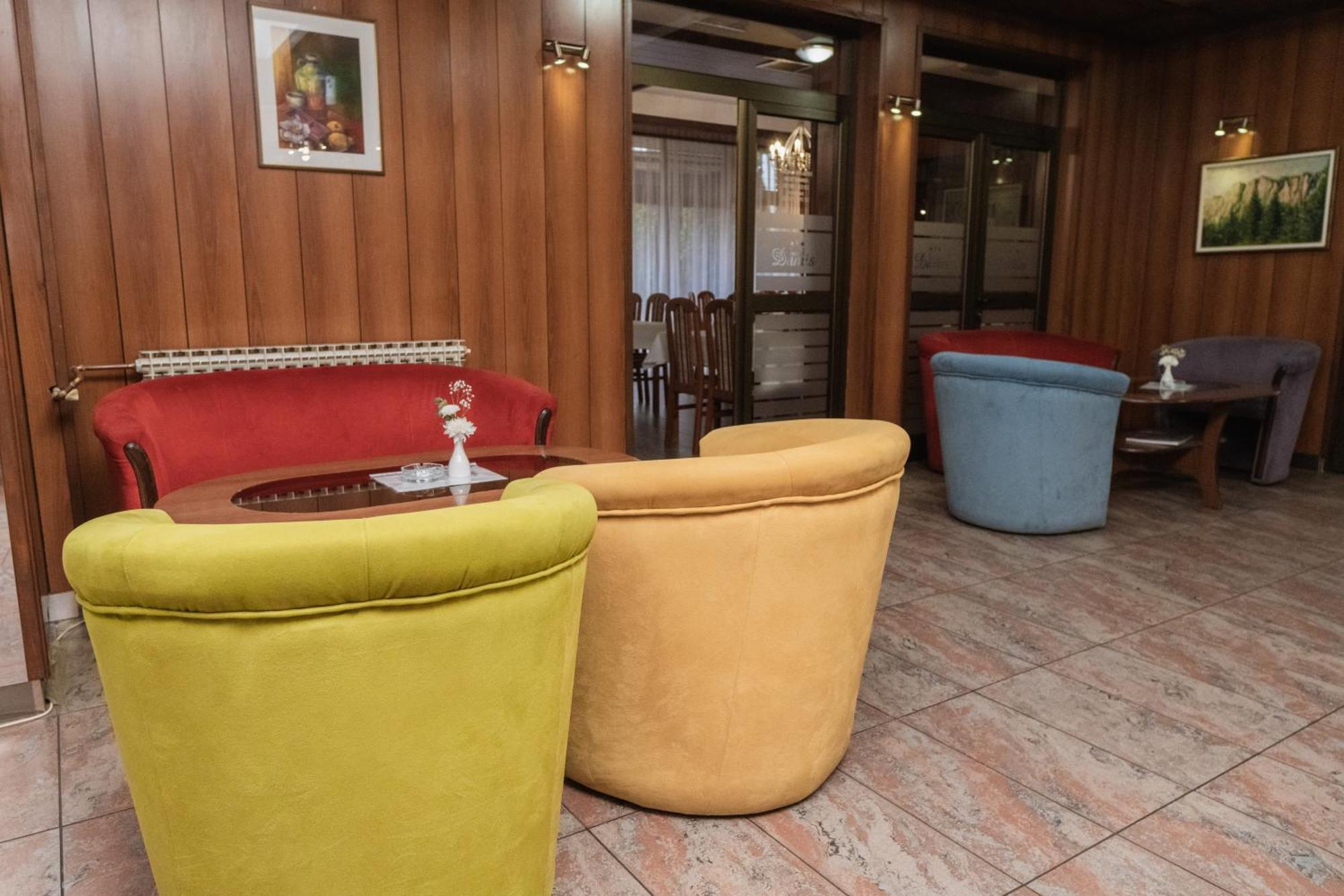 Hotel Damis Pale Extérieur photo