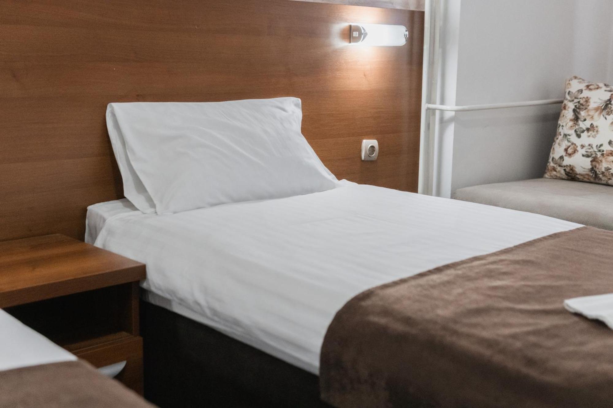 Hotel Damis Pale Extérieur photo