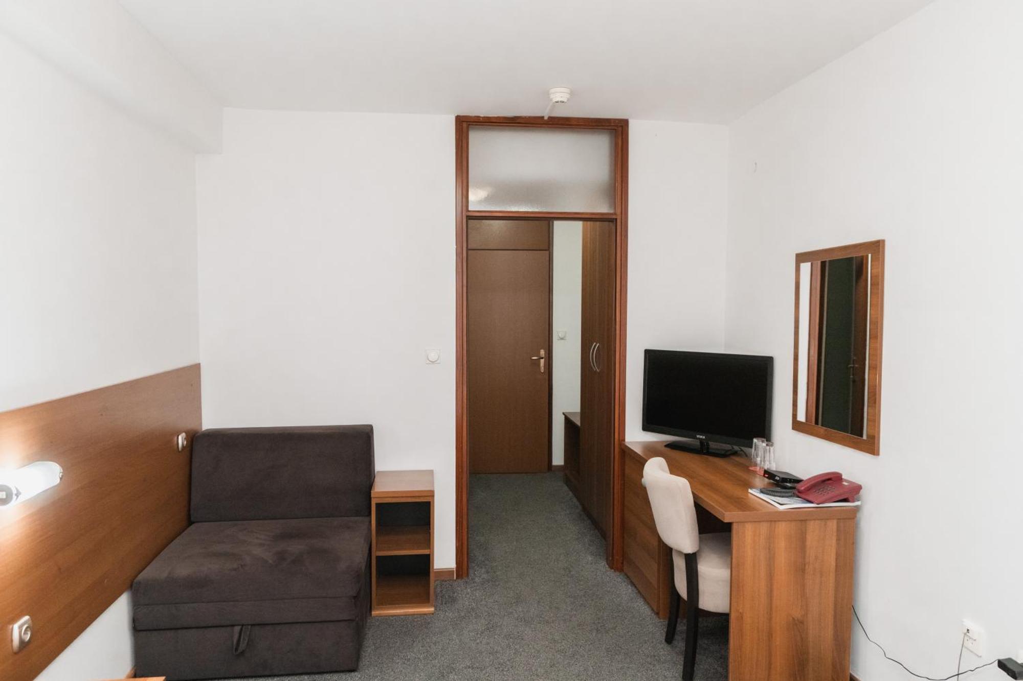 Hotel Damis Pale Extérieur photo