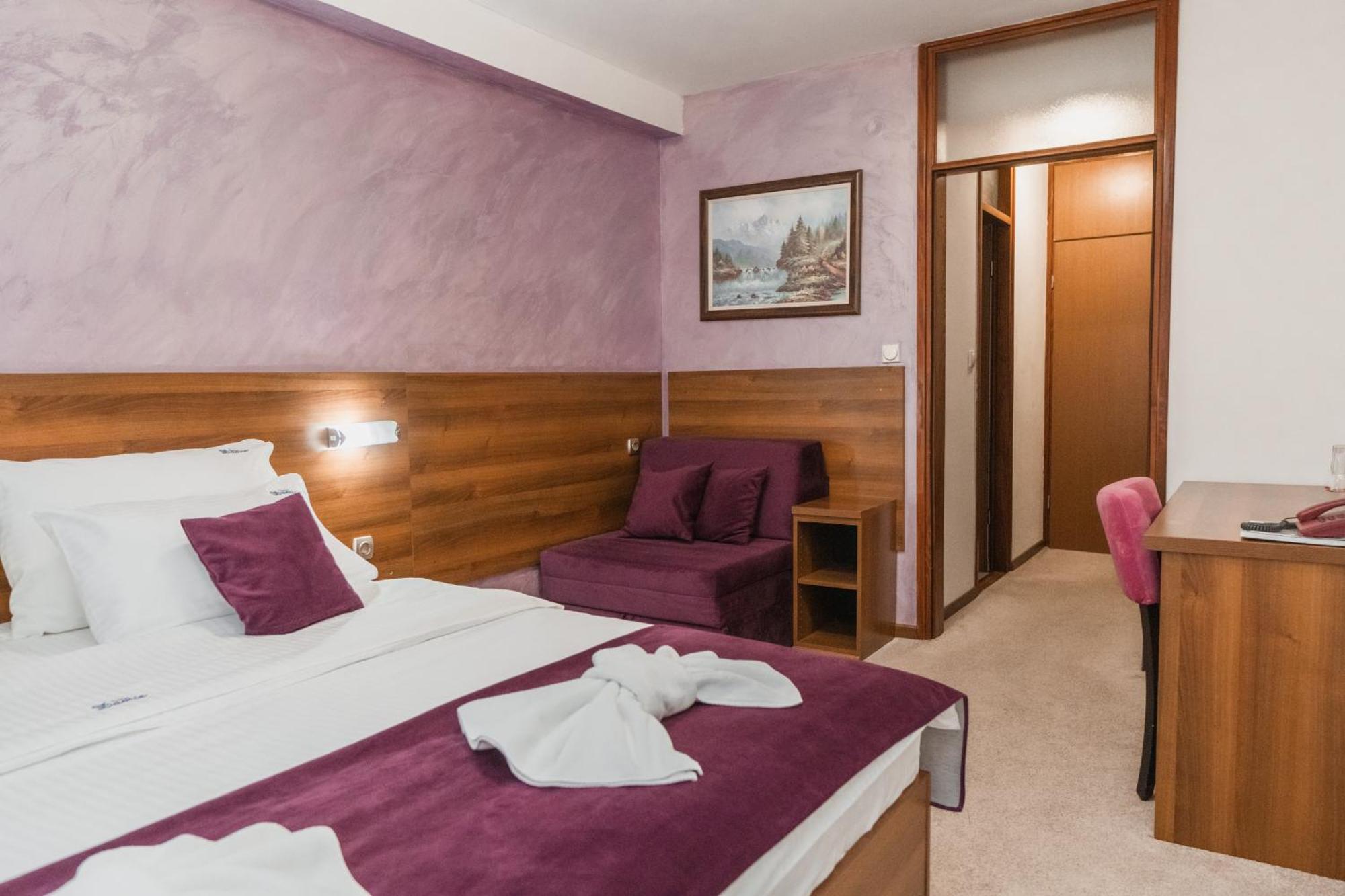 Hotel Damis Pale Extérieur photo