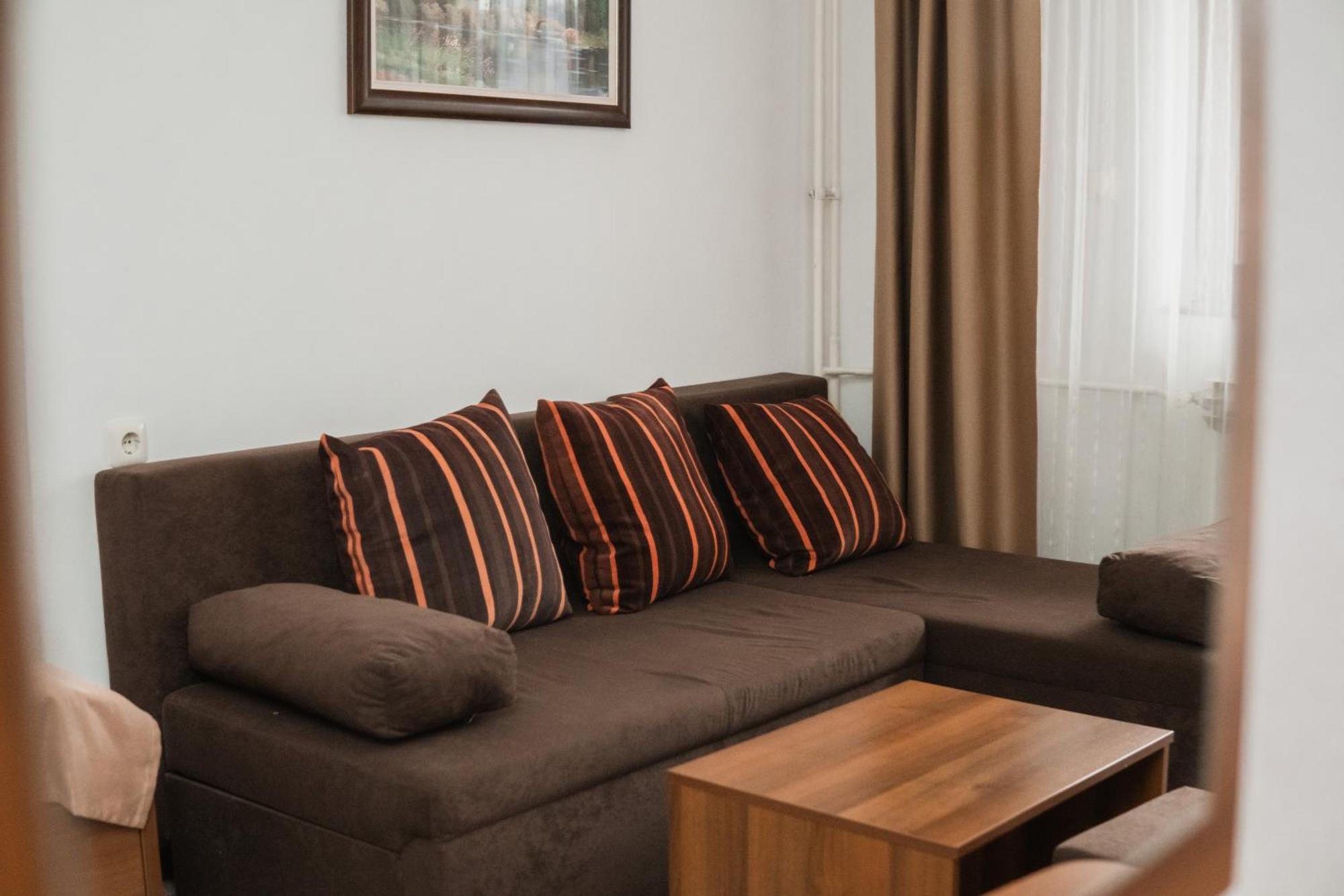 Hotel Damis Pale Extérieur photo
