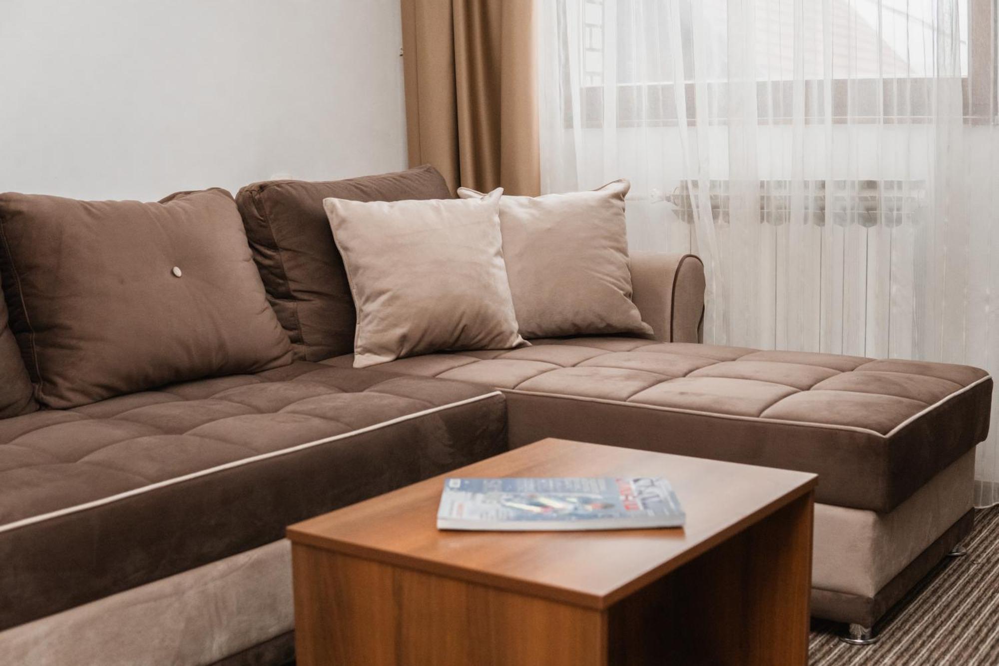 Hotel Damis Pale Extérieur photo