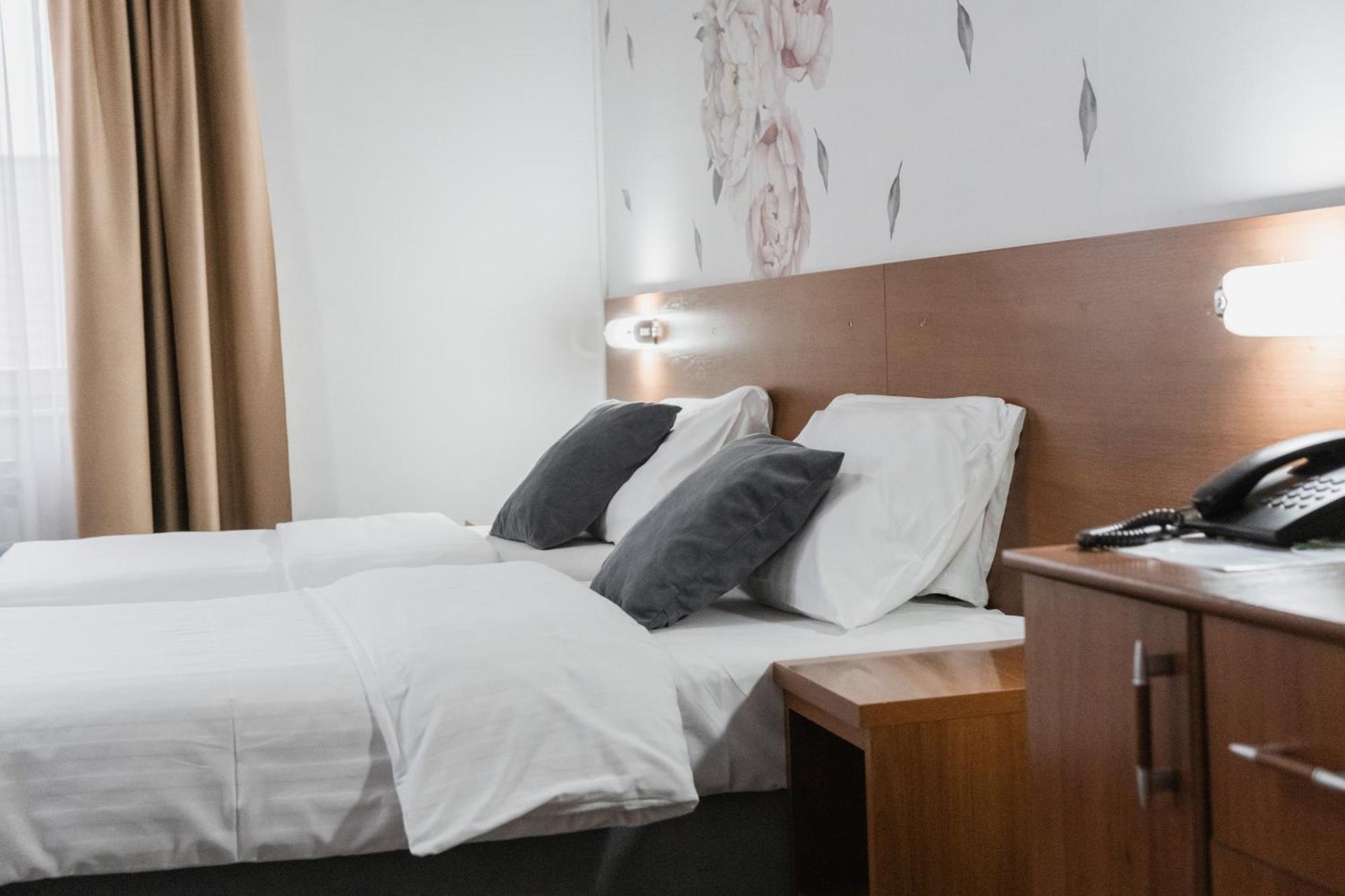 Hotel Damis Pale Extérieur photo