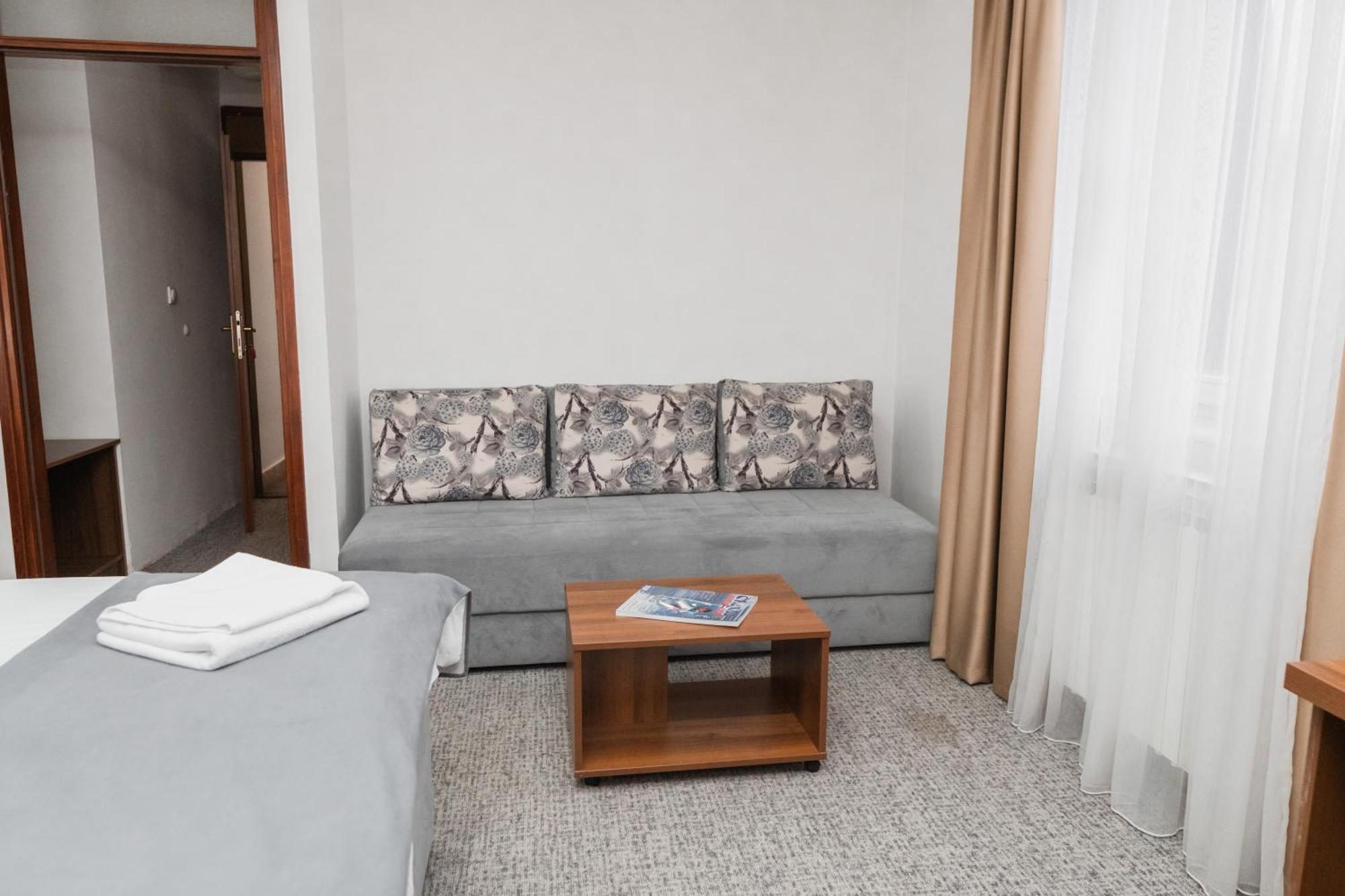 Hotel Damis Pale Extérieur photo