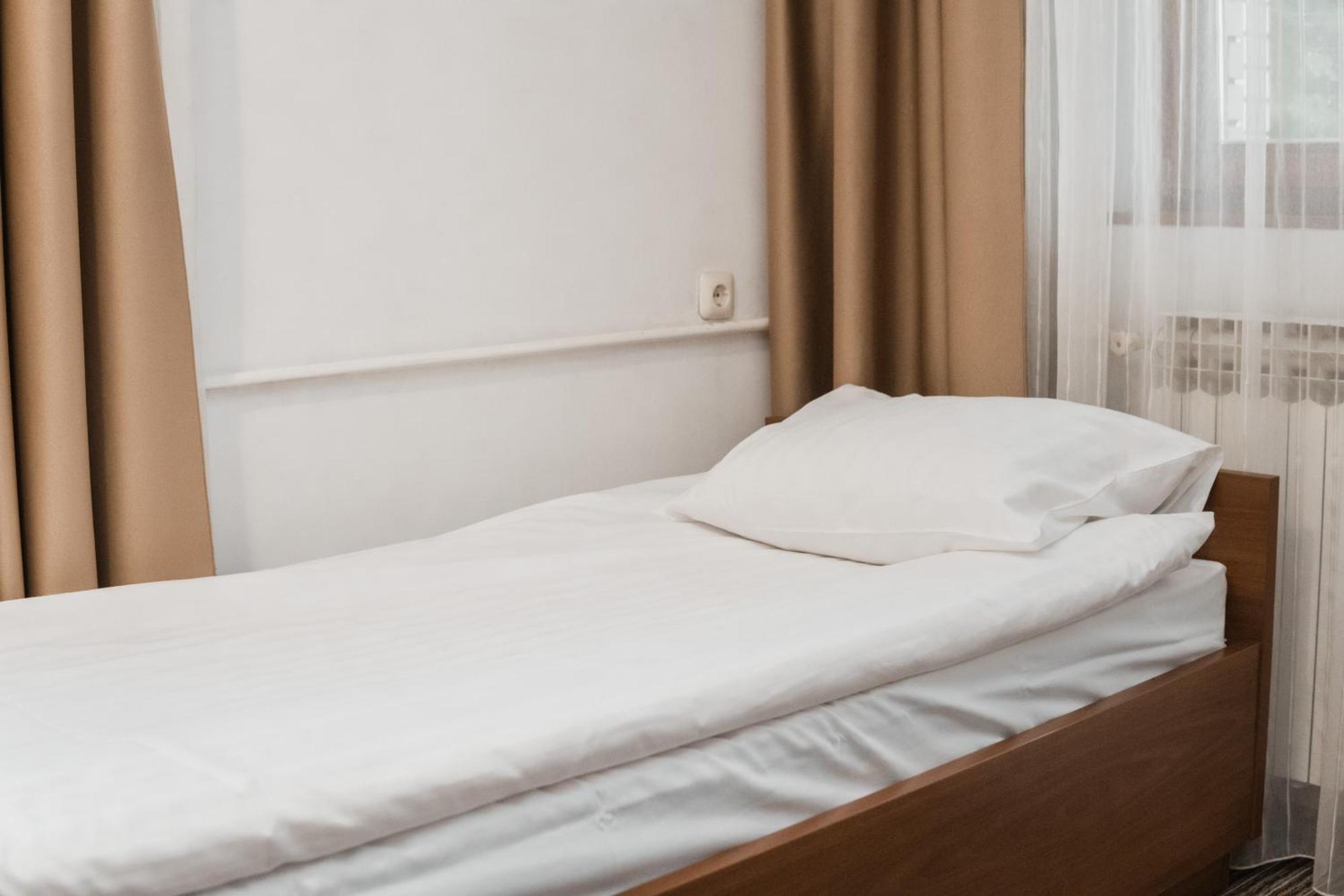 Hotel Damis Pale Extérieur photo