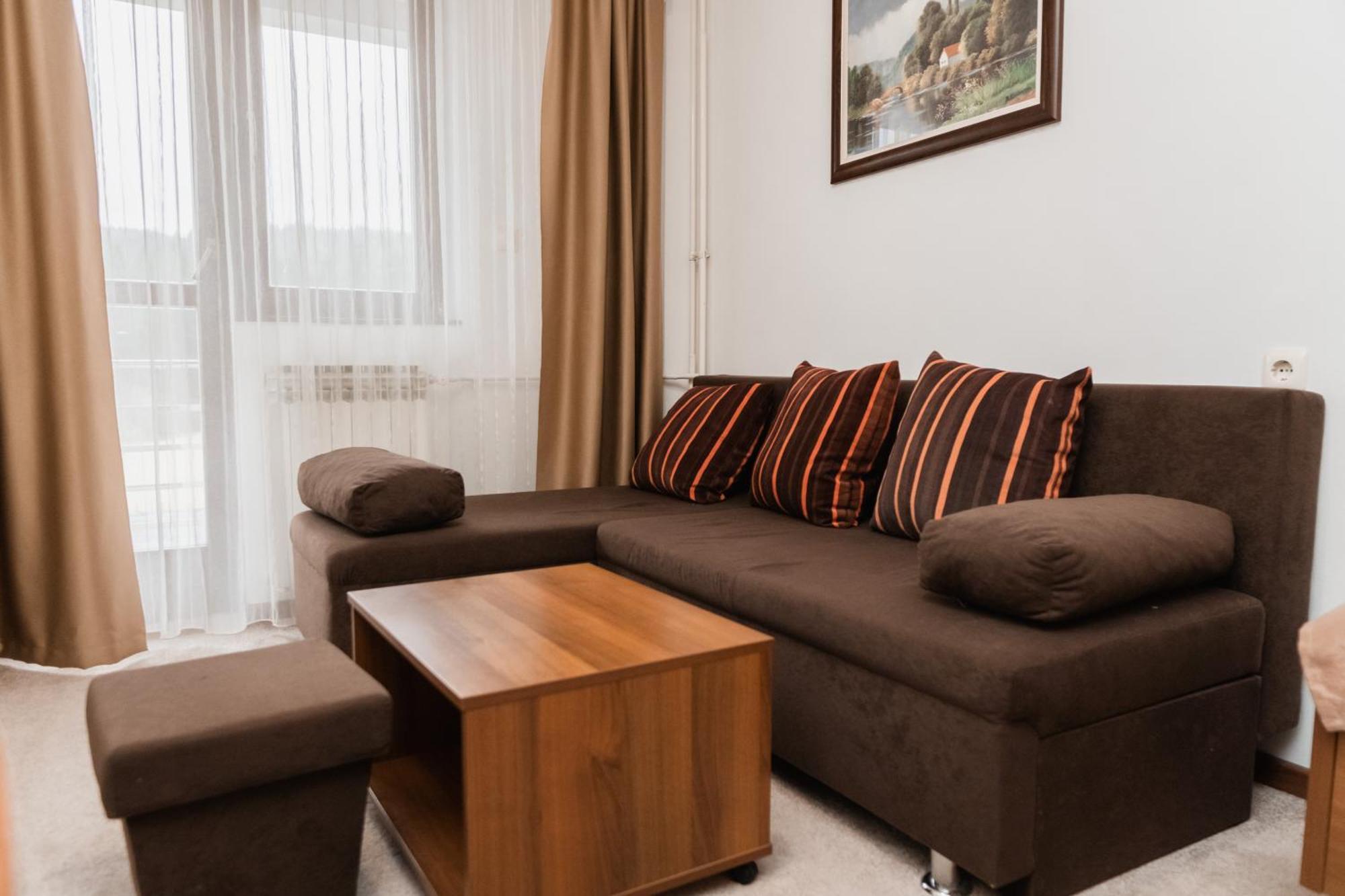 Hotel Damis Pale Extérieur photo