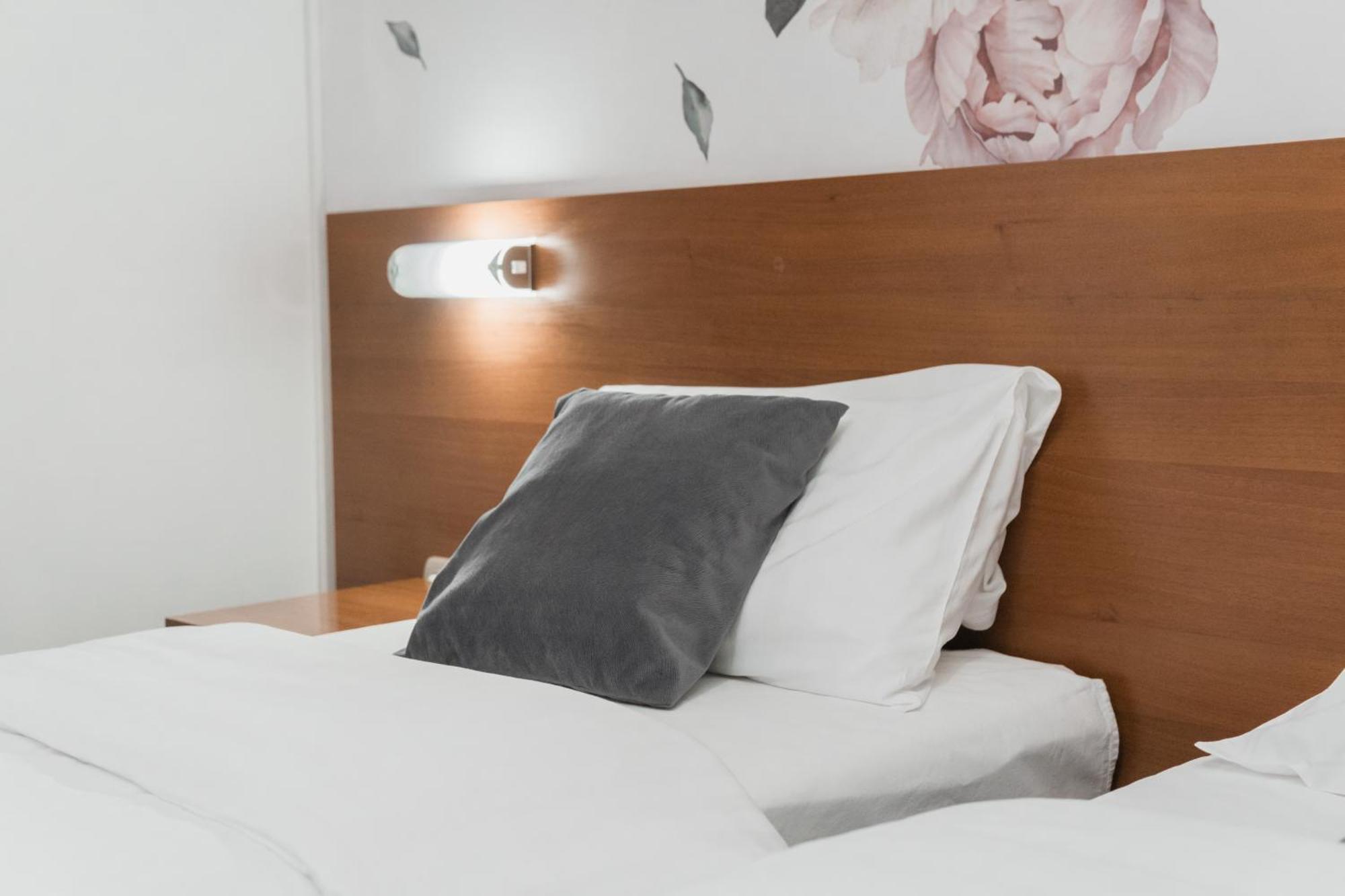 Hotel Damis Pale Extérieur photo