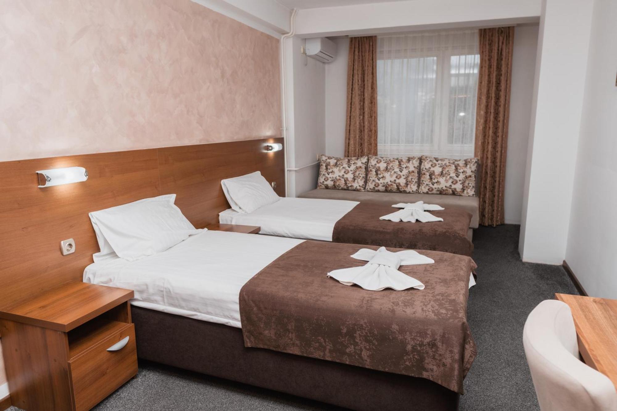 Hotel Damis Pale Extérieur photo