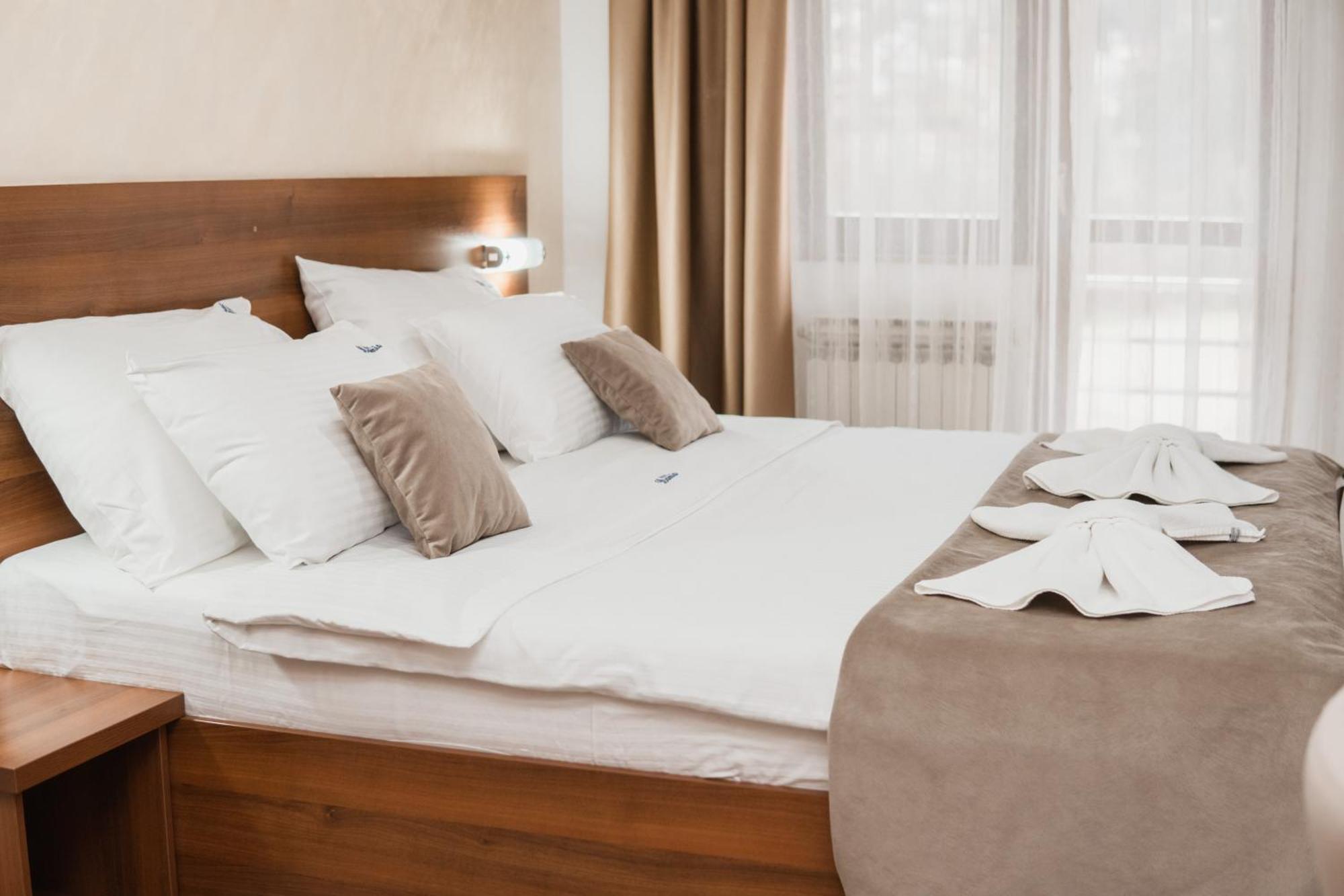 Hotel Damis Pale Extérieur photo