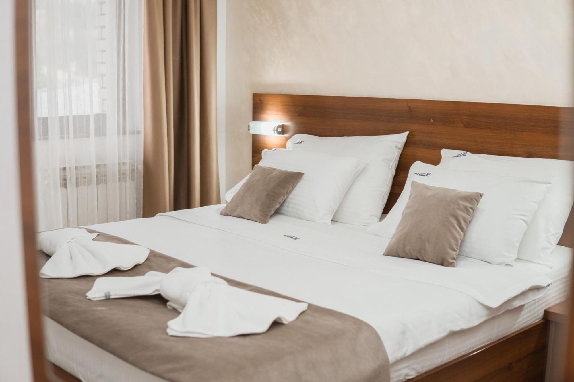 Hotel Damis Pale Extérieur photo